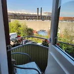 With Free Parking Close To Downtown And Nature! Apartamento