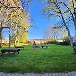 Apartamento With Free Parking Close To Downtown And Nature!