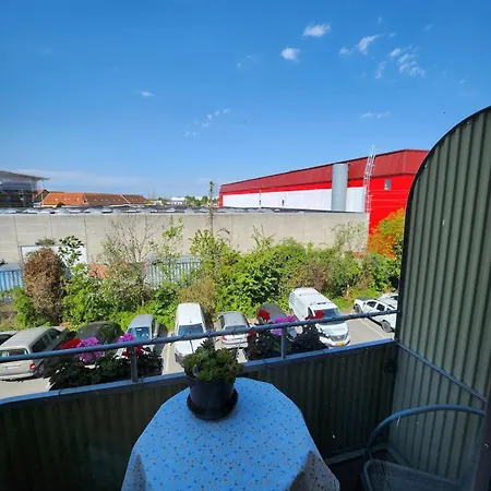 Lägenhet With Free Parking Close To Downtown And Nature!