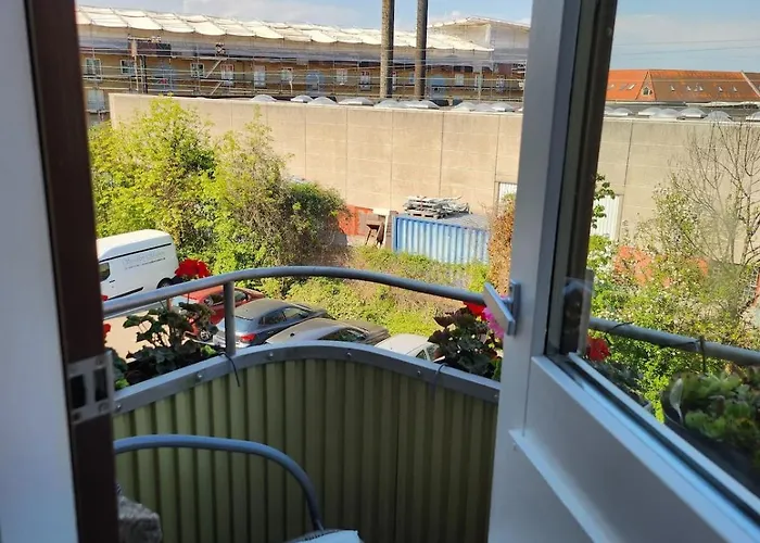 With Free Parking Close To Downtown And Nature! Apartament