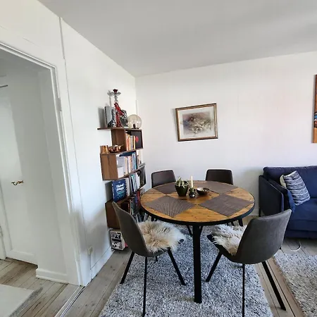 With Free Parking Close To Downtown And Nature! Apartament