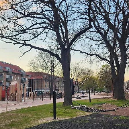 With Free Parking Close To Downtown And Nature! Apartament