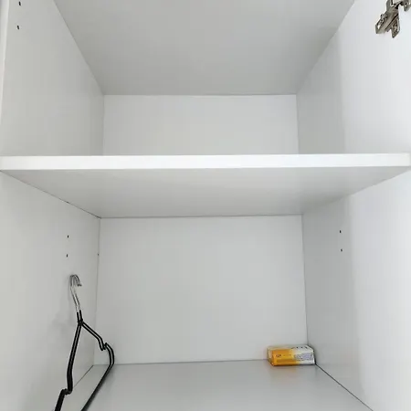 With Free Parking Close To Downtown And Nature!