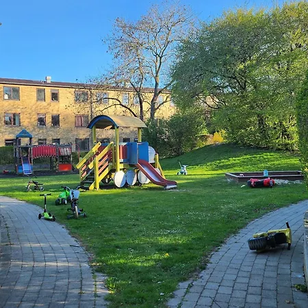 Lägenhet With Free Parking Close To Downtown And Nature!